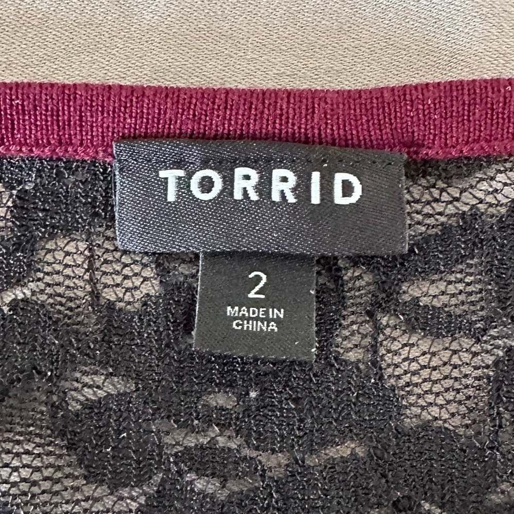 Torrid Top , Size 2, GUC - Picture 5 of 5